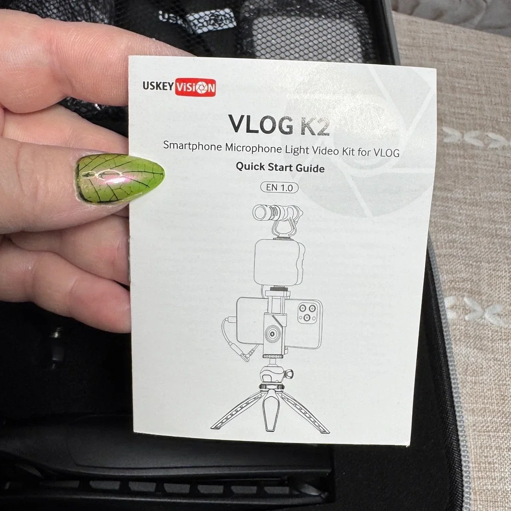 USKEYVISION VLOG K2 Smartphone Microphone Light Video Kit with Case Gray